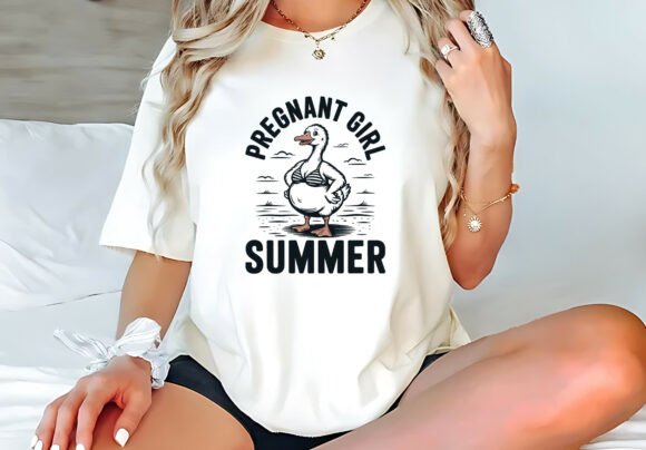 Funny Goose Mom Summer T-Shirt Design: A Playful Branding Asset